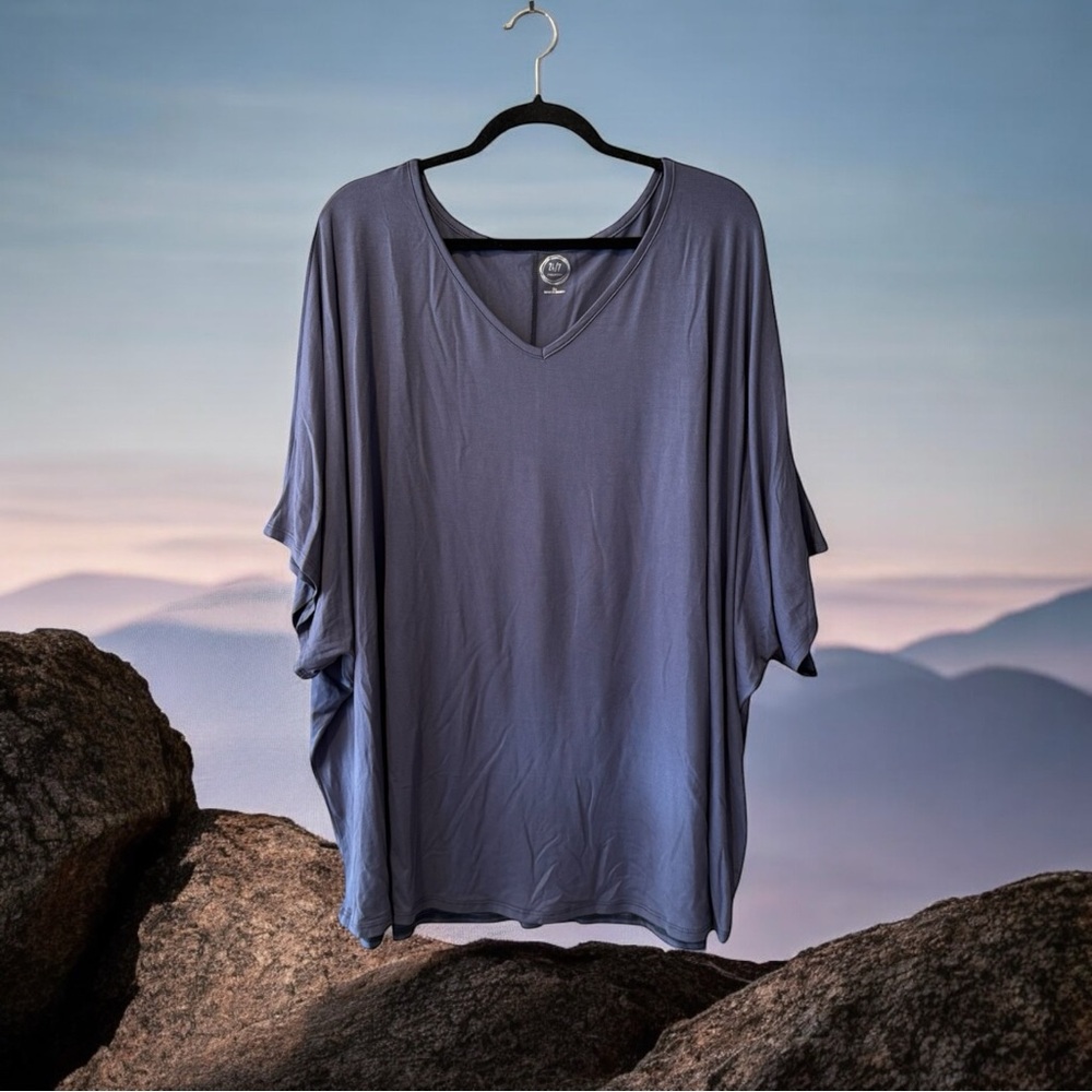 24/7 Maurices Grey V-Neck Top